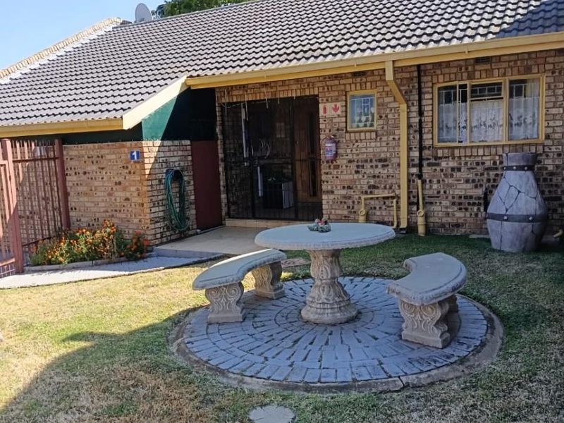 A hidden two-bedroom gem, tucked away in the far corner of a beautiful complex - Photo 3