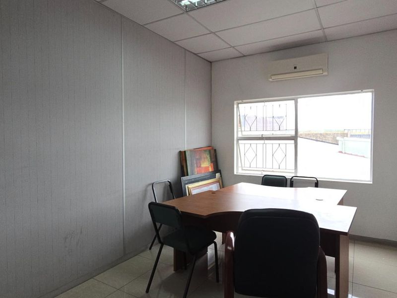 Professional Office Space Where Business Meets Convenience - Photo 10