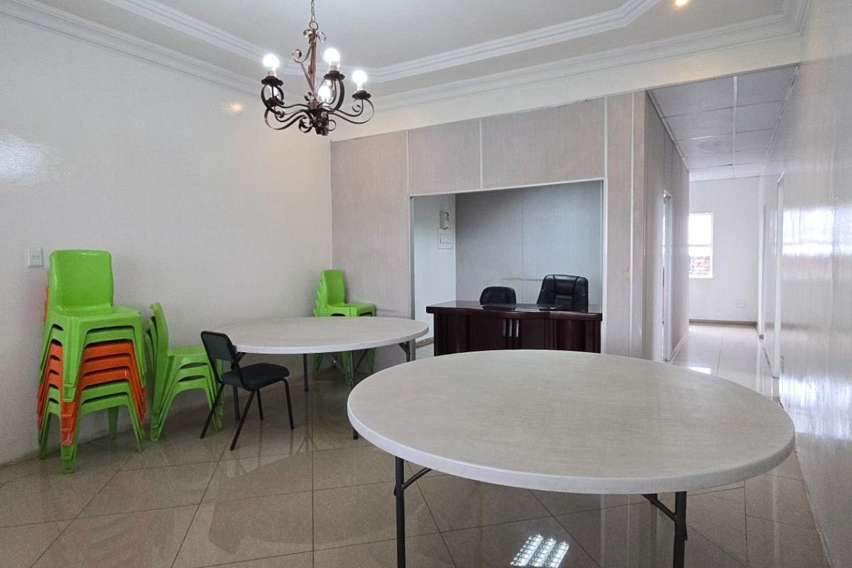 Professional Office Space Where Business Meets Convenience - Photo 4