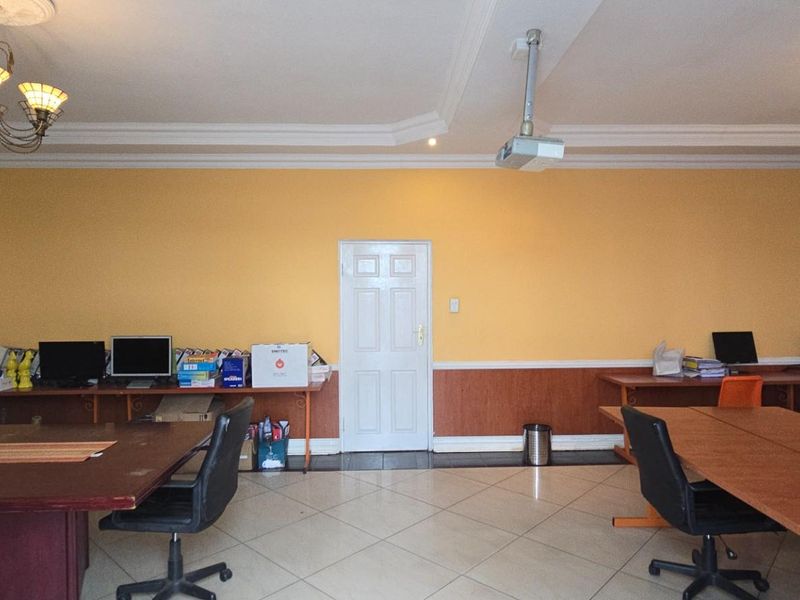 Flexible Office Space for Professionals Who Need More - Photo 10