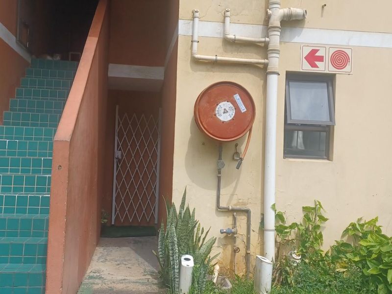 2 Bed 1 Bath ground floor apartment for sale in woodhaven park in durban - Photo 4