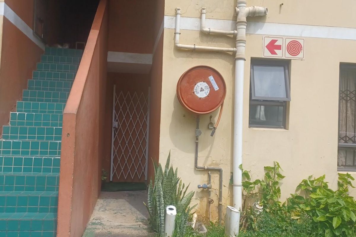 2 Bed 1 Bath ground floor apartment for sale in woodhaven park in durban - Photo 4