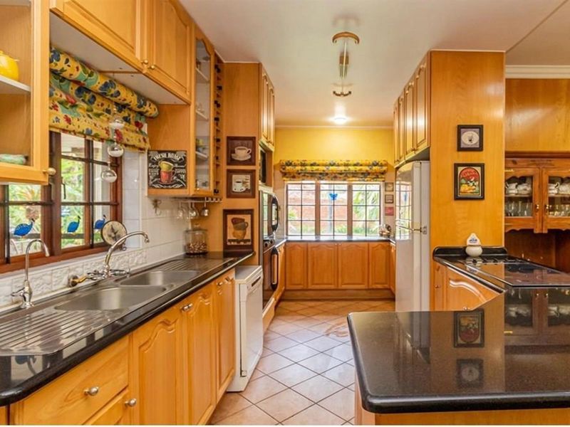 UNMATCHED INVESTMENT: Potential Rental Income R90 000 per month! - Photo 4