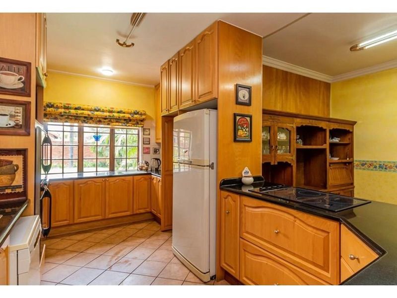 UNMATCHED INVESTMENT: Potential Rental Income R90 000 per month! - Photo 6