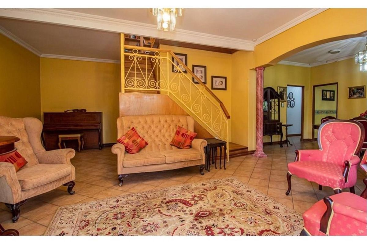 UNMATCHED INVESTMENT: Potential Rental Income R90 000 per month! - Photo 2