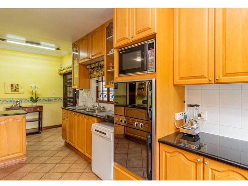 UNMATCHED INVESTMENT: Potential Rental Income R90 000 per month! - Photo 5