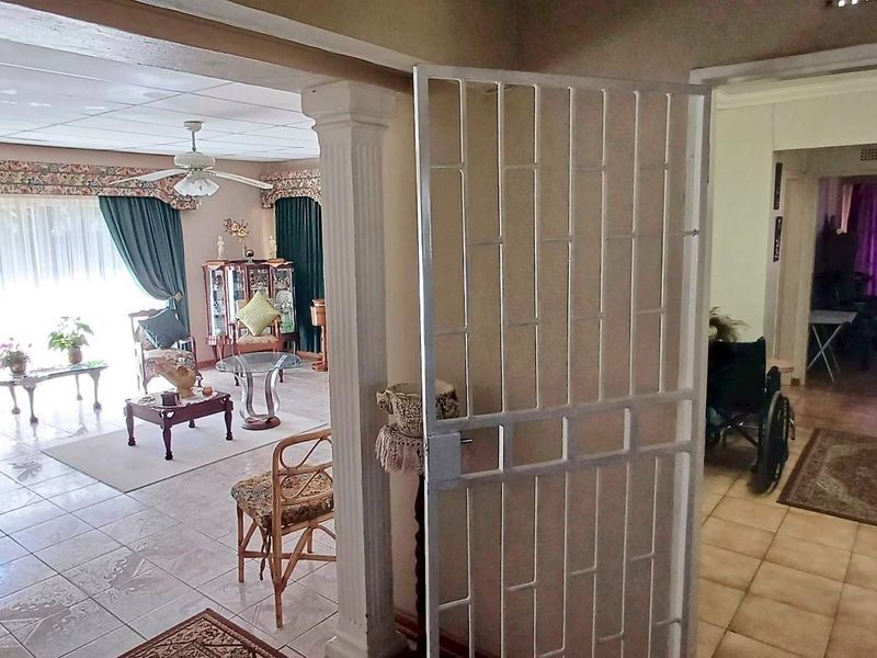 House Under Offer in Flamingo Park Welkom - Photo 10