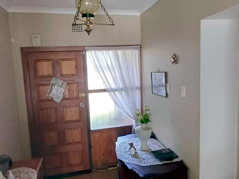 House Under Offer in Flamingo Park Welkom - Photo 7