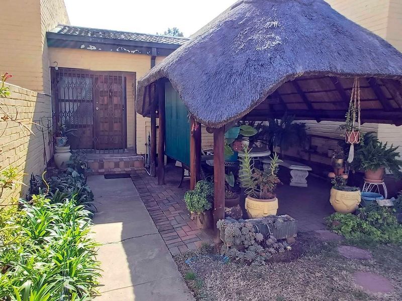 House Under Offer in Flamingo Park Welkom - Photo 5