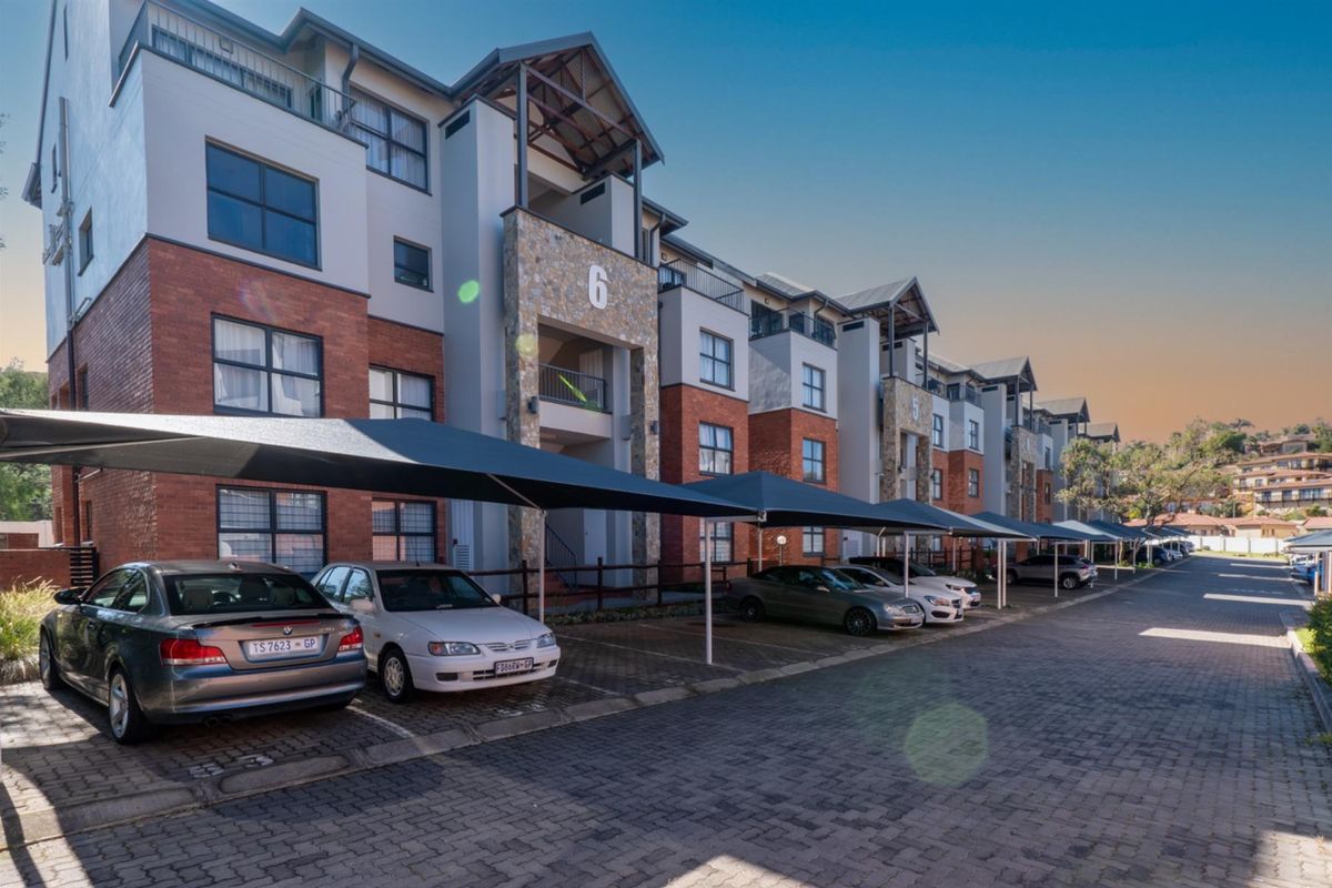 Luxurious 3-Bedroom Apartment with Balcony in Prestigious Balboa Park - Photo 3