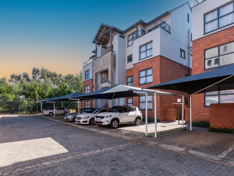 Luxurious 3-Bedroom Apartment with Balcony in Prestigious Balboa Park - Photo 4