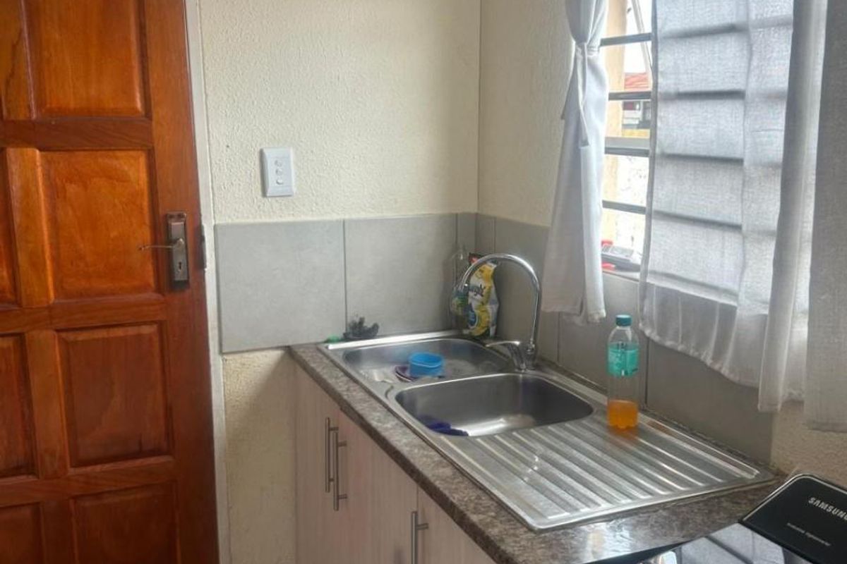 Two Bedroom For Sale in Vanderbijlpark CE7 - Photo 5