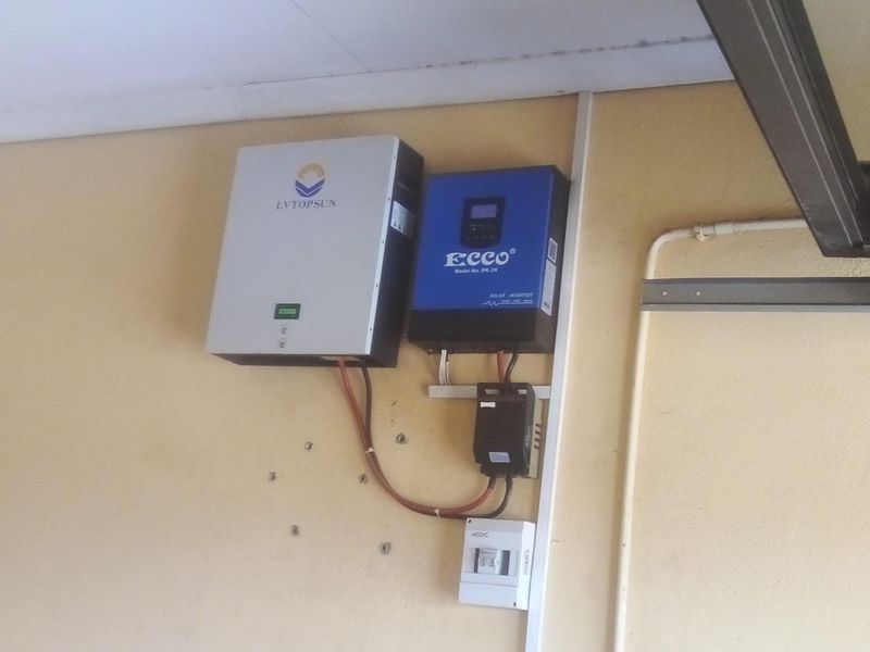 Luxurious Family Home with Flat for Sale in Orchards, Akasia, Pretoria - Photo 3