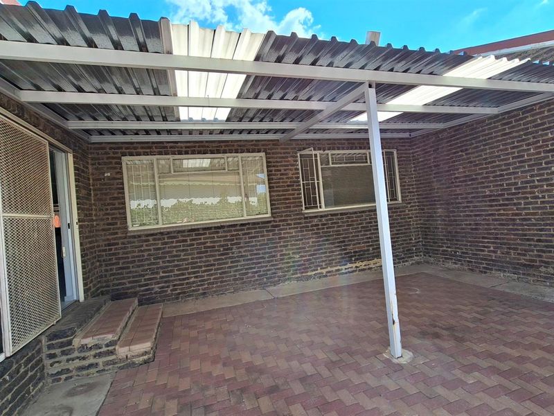 Beautiful 2 bedroom townhouse for sale - Photo 10