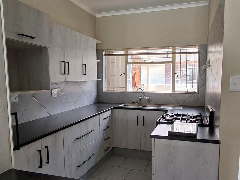 Beautiful 2 bedroom townhouse for sale - Photo 2