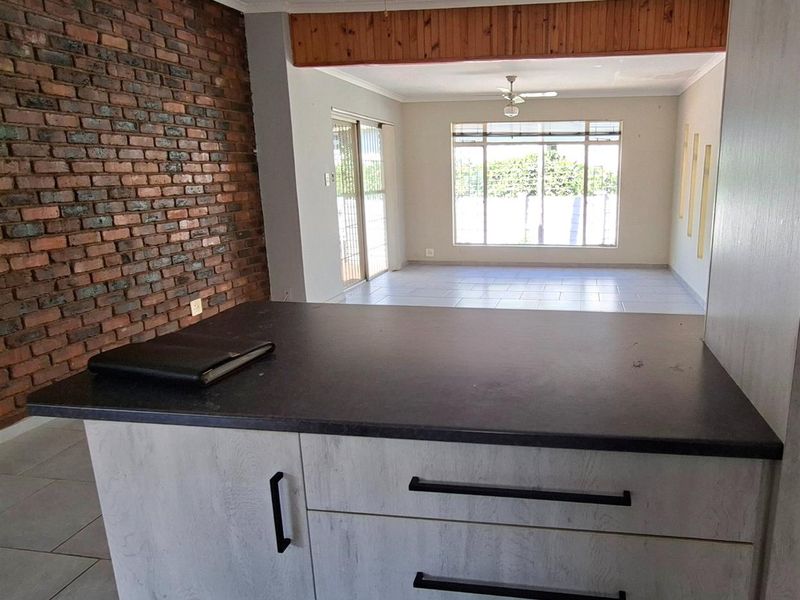 Beautiful 2 bedroom townhouse for sale - Photo 6