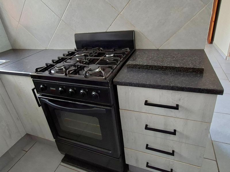 Beautiful 2 bedroom townhouse for sale - Photo 4