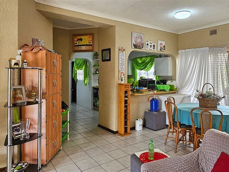 PET FRIENDLY 3 Bedroom Duplex in Uvongo Beach - Photo 8