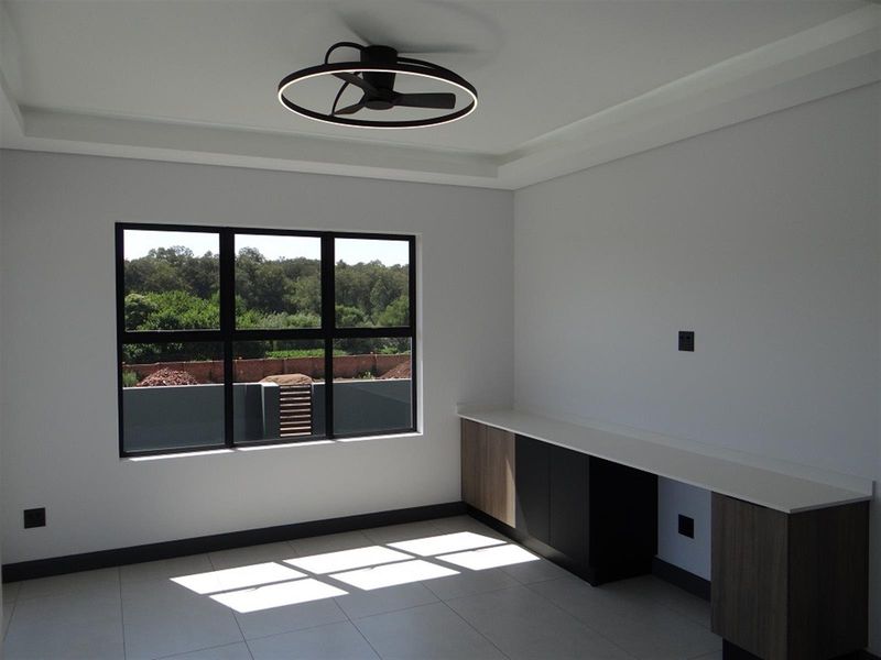 5 Bedroom House For Sale in Fountainbrook Estate, Midstream Estate, Centurion - Photo 8