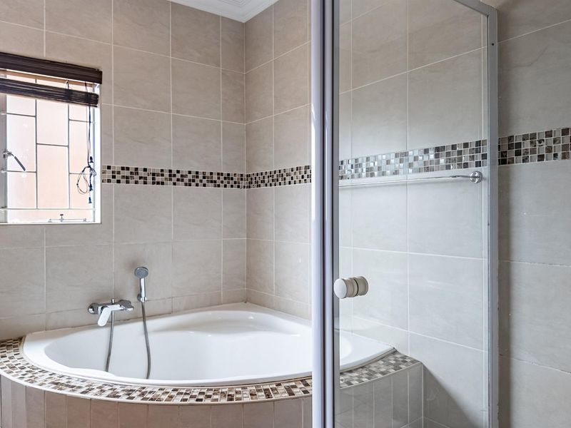 House For Sale in Amberfield, Centurion - Photo 6