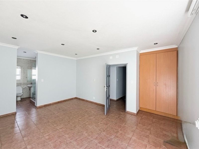 Renovated House To Rent in Dainfern Golf Estate - Photo 9