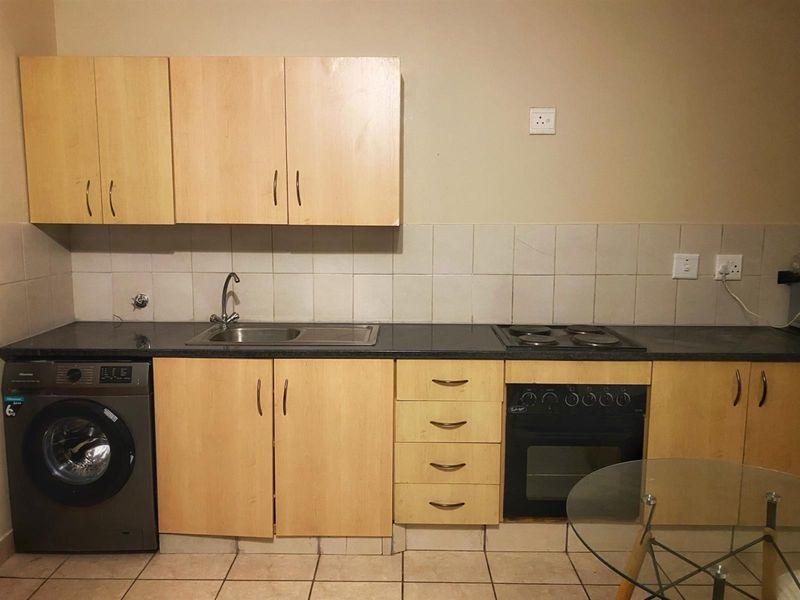 Apartment For Sale in Honeydew, Roodepoort - Photo 4