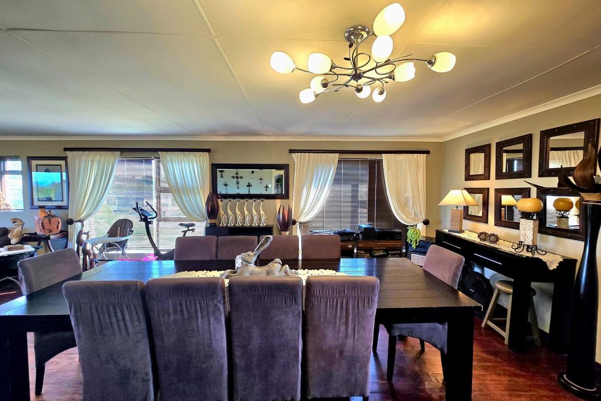 Ocean living in Paradise Beach - Photo 5