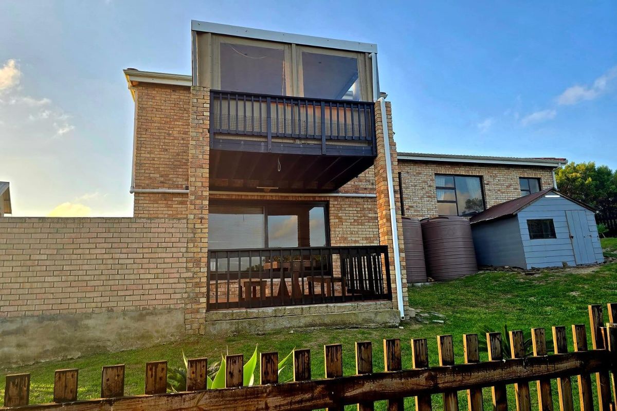 Ocean living in Paradise Beach - Photo 2