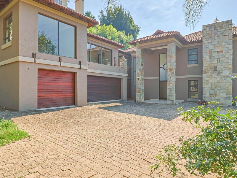 Mansion spread over two stands in Birdwood - Photo 1