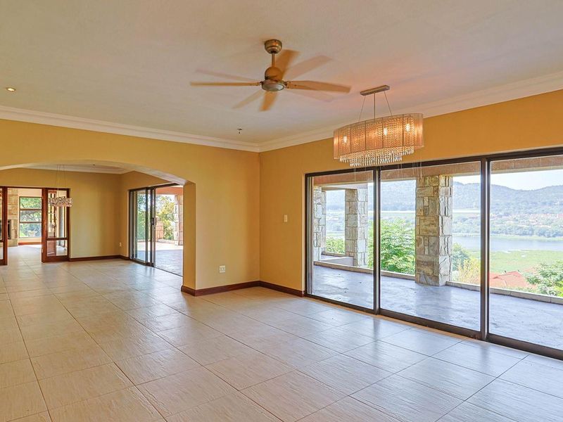 Mansion spread over two stands in Birdwood - Photo 7