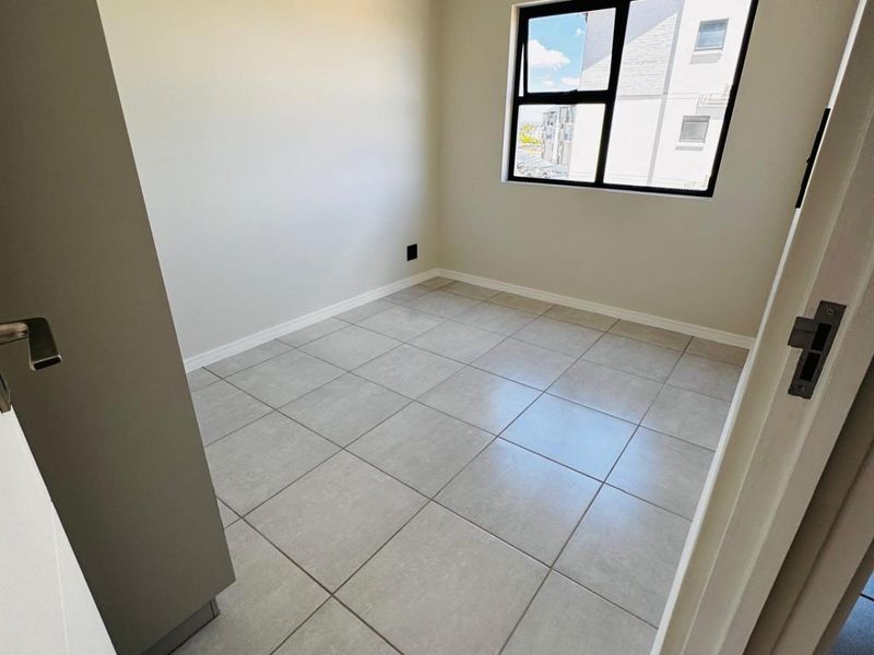 2 Bedroom, 2 Bathroom Apartment for Rent in Kyalami - Photo 8