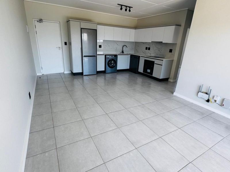 2 Bedroom, 2 Bathroom Apartment for Rent in Kyalami - Photo 3