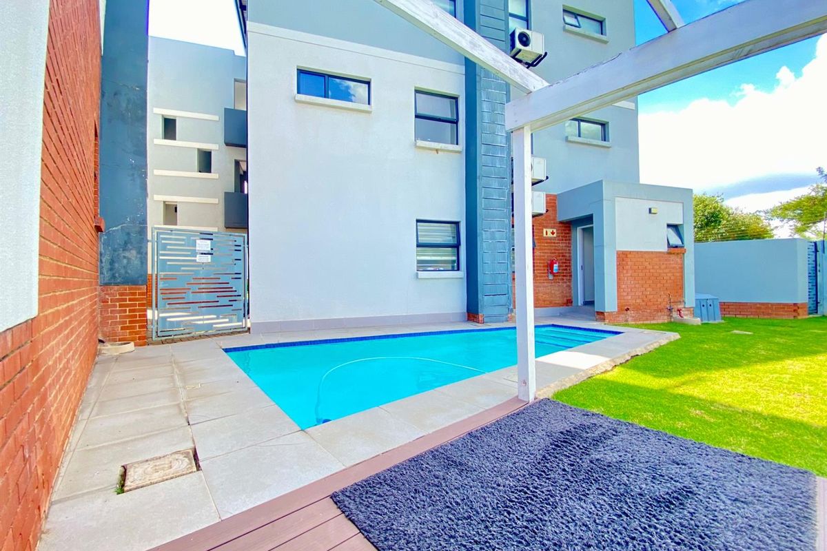 Apartment For Sale in Lonehill, Sandton - Photo 3