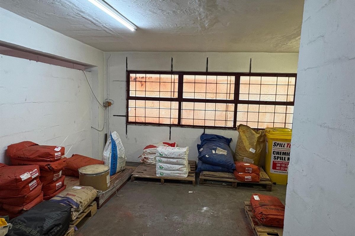 Workshop to let. - Photo 3