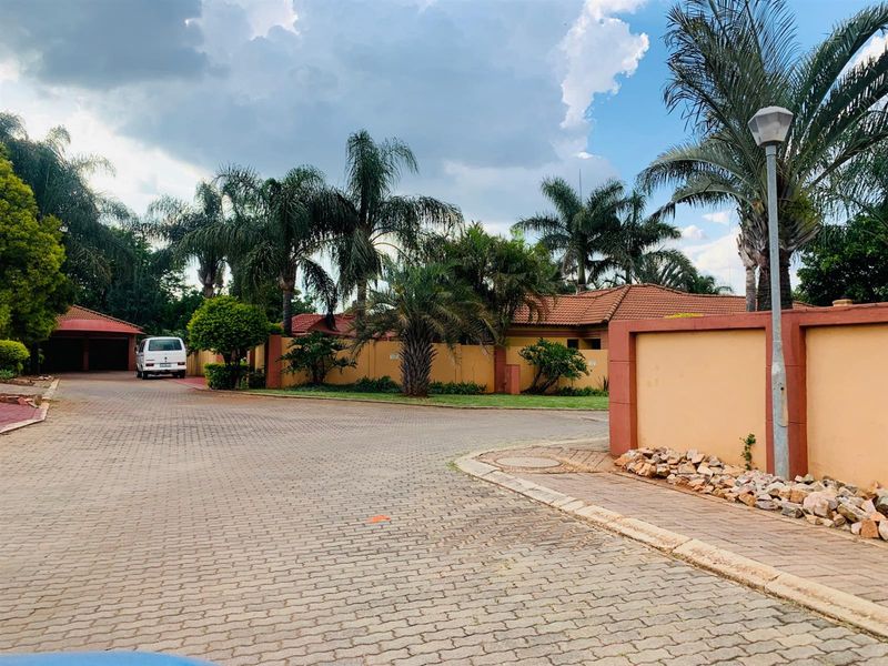 2 Bedroom, Double Garage House For Sale in Heatherview, Akasia - Photo 3