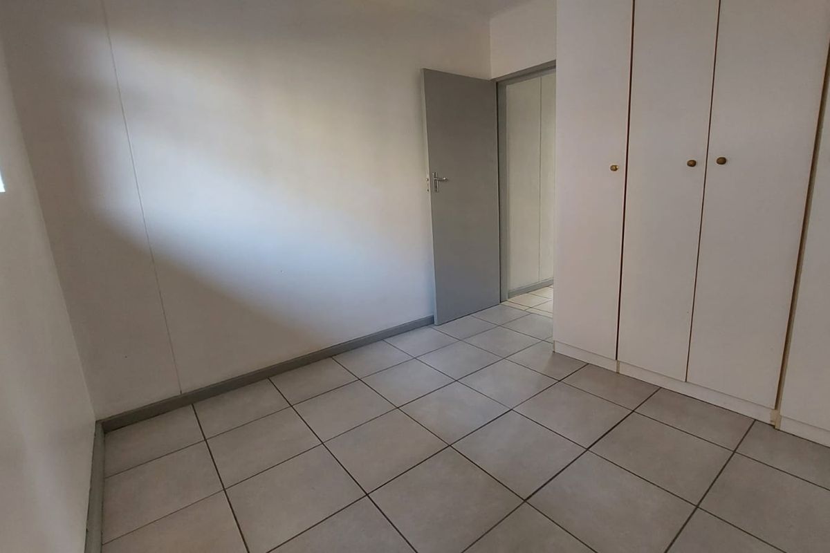 Apartment For Sale in Zwartkop, Centurion - Photo 3