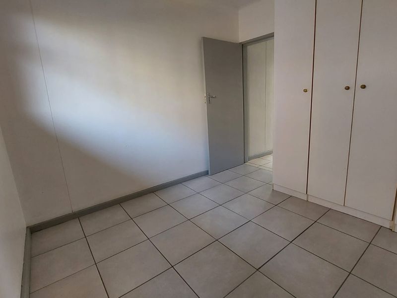 Apartment For Sale in Zwartkop, Centurion - Photo 3