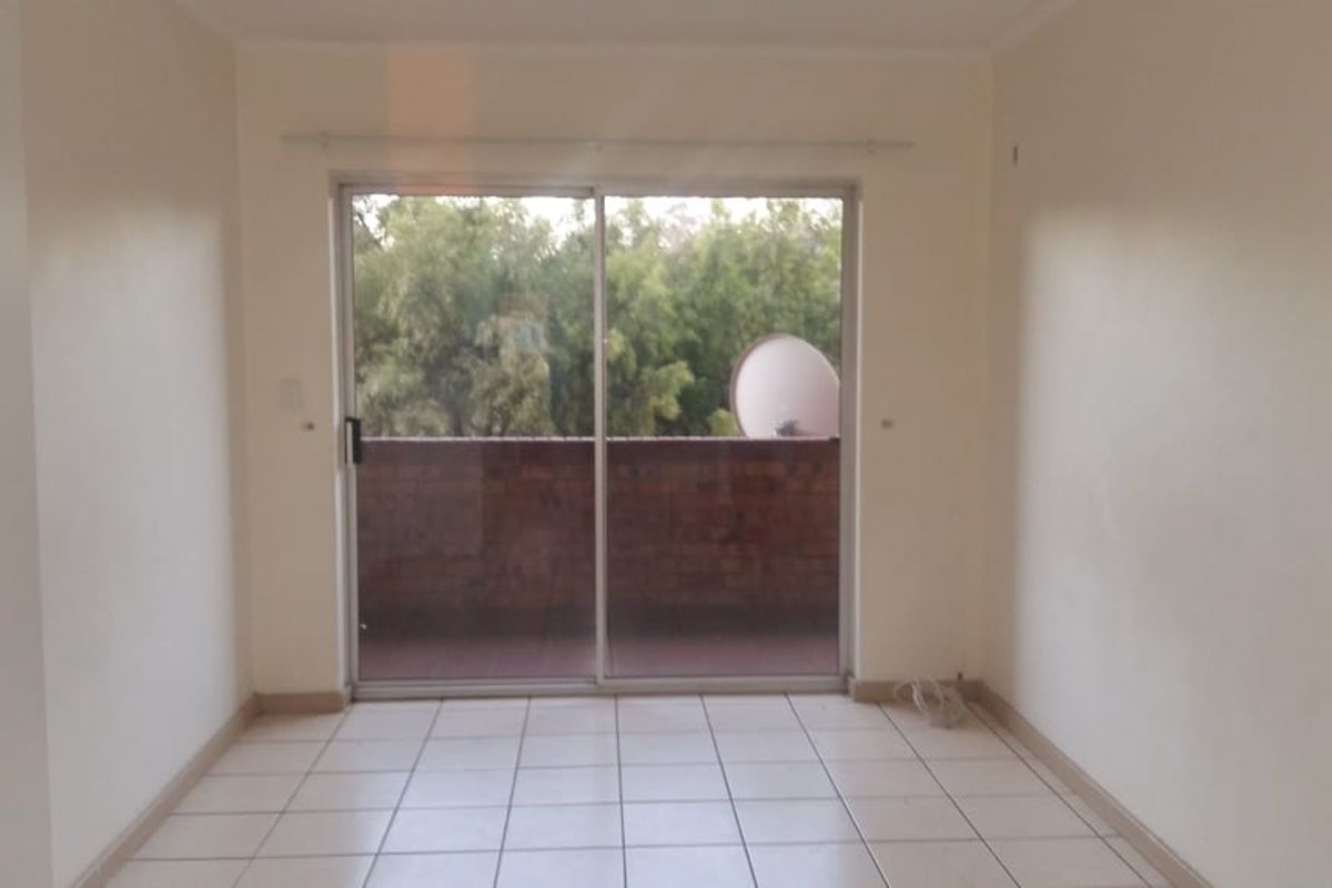 Apartment For Sale in Zwartkop, Centurion - Photo 2