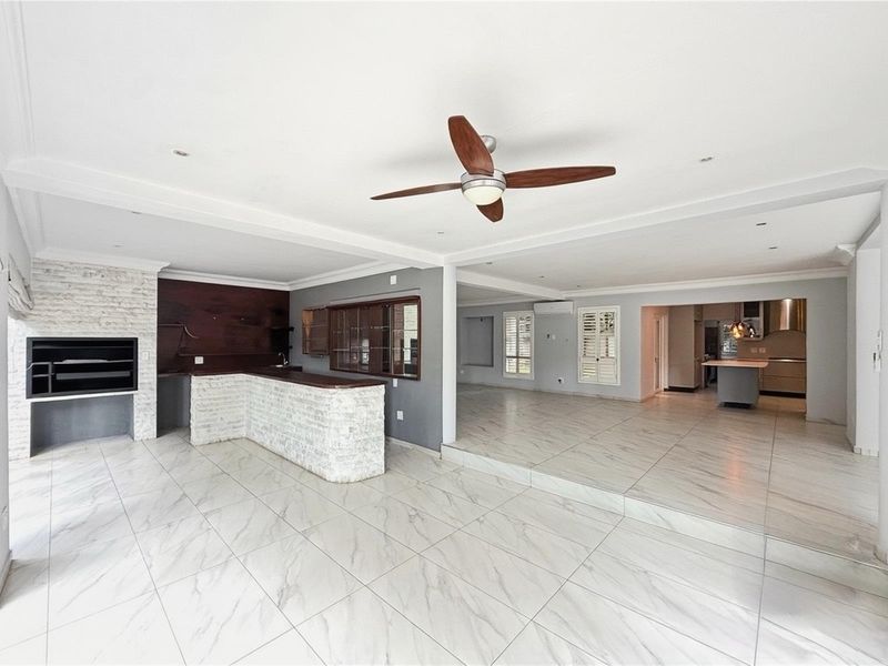 Elegant Estate Living Spacious 5-Bedroom Modern Retreat - Photo 8