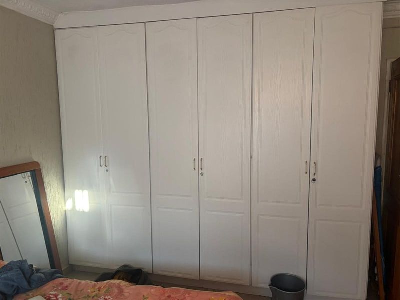 4 Bedroom House For Sale in Diepkloof Phase 2 Soweto - Photo 3