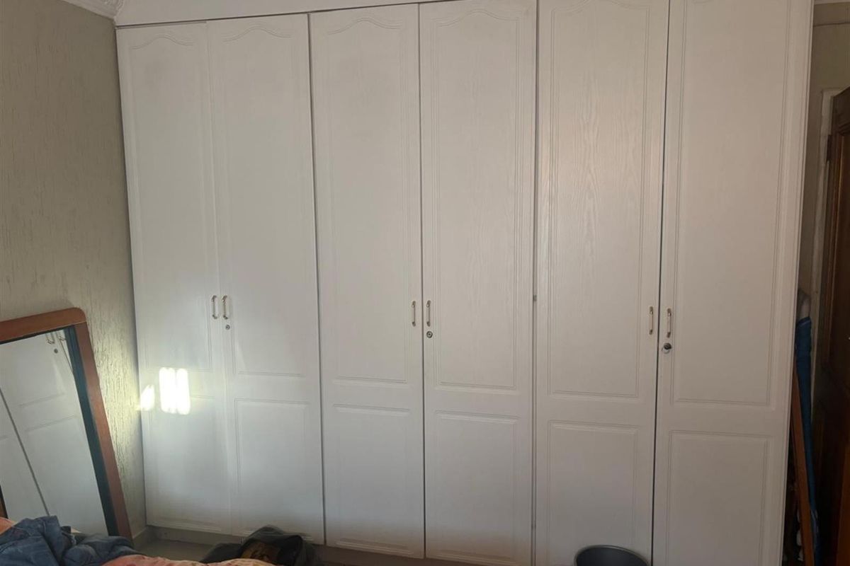 4 Bedroom House For Sale in Diepkloof Phase 2 Soweto - Photo 3