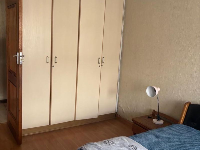 4 Bedroom House For Sale in Diepkloof Phase 2 Soweto - Photo 2