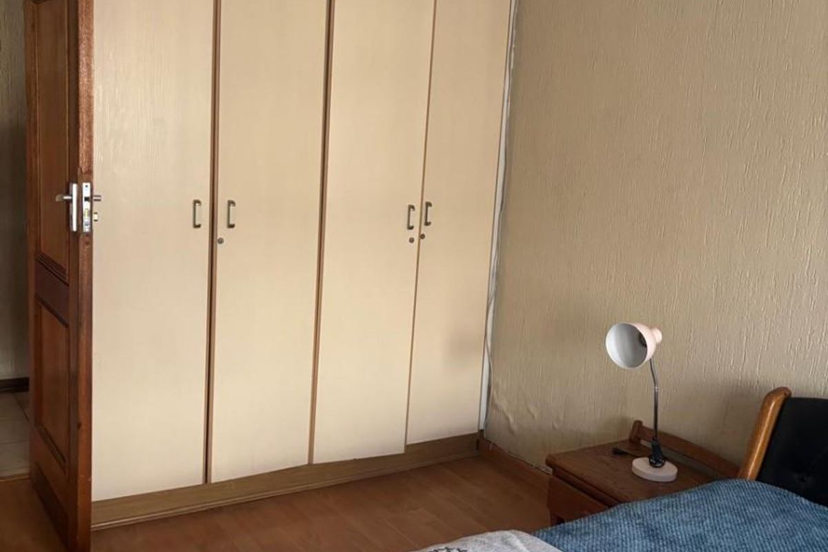 4 Bedroom House For Sale in Diepkloof Phase 2 Soweto - Photo 2