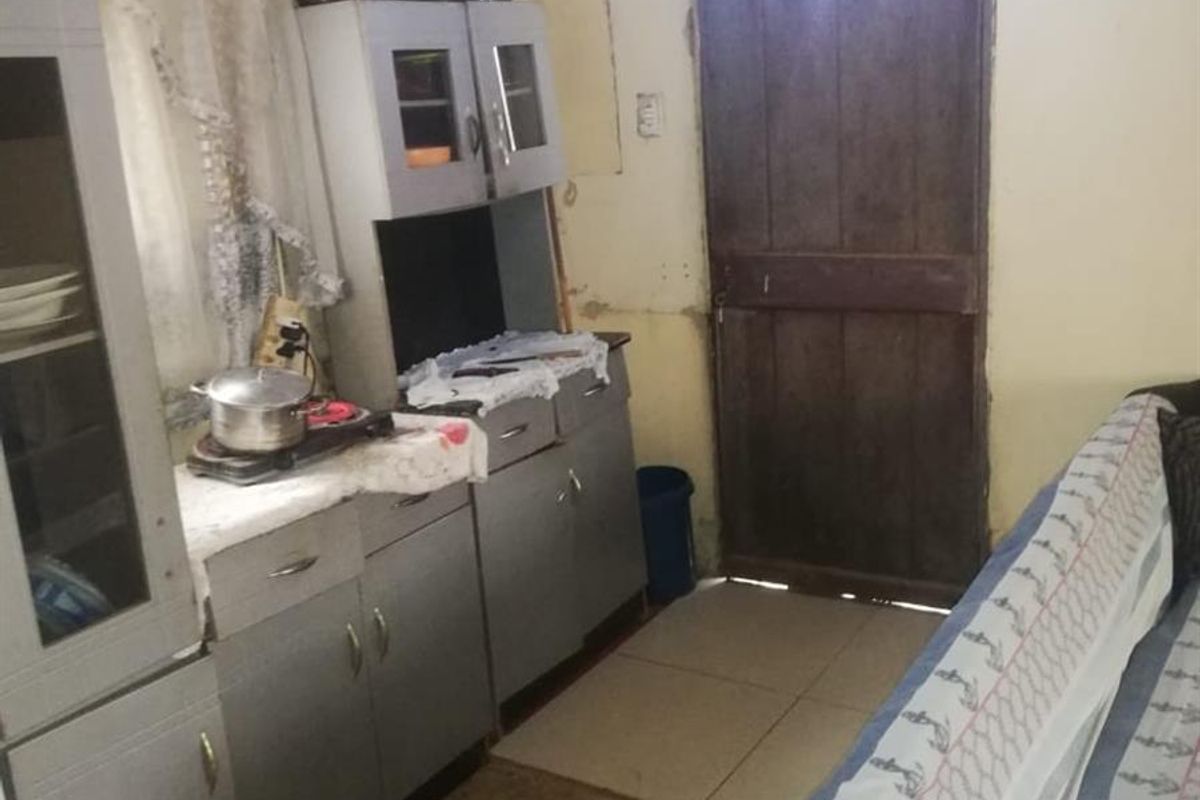 2 Bedroom House For Sale in Orange Farm Ext 4 - Photo 2