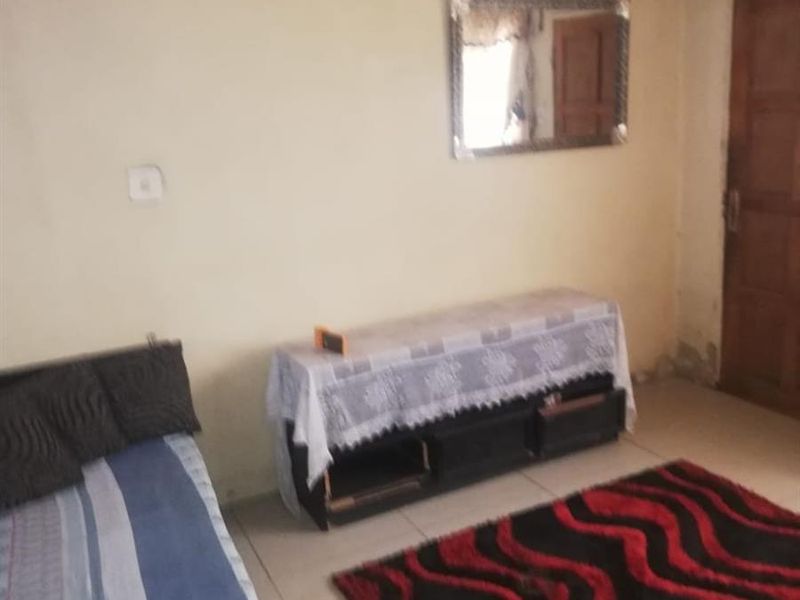 2 Bedroom House For Sale in Orange Farm Ext 4 - Photo 3