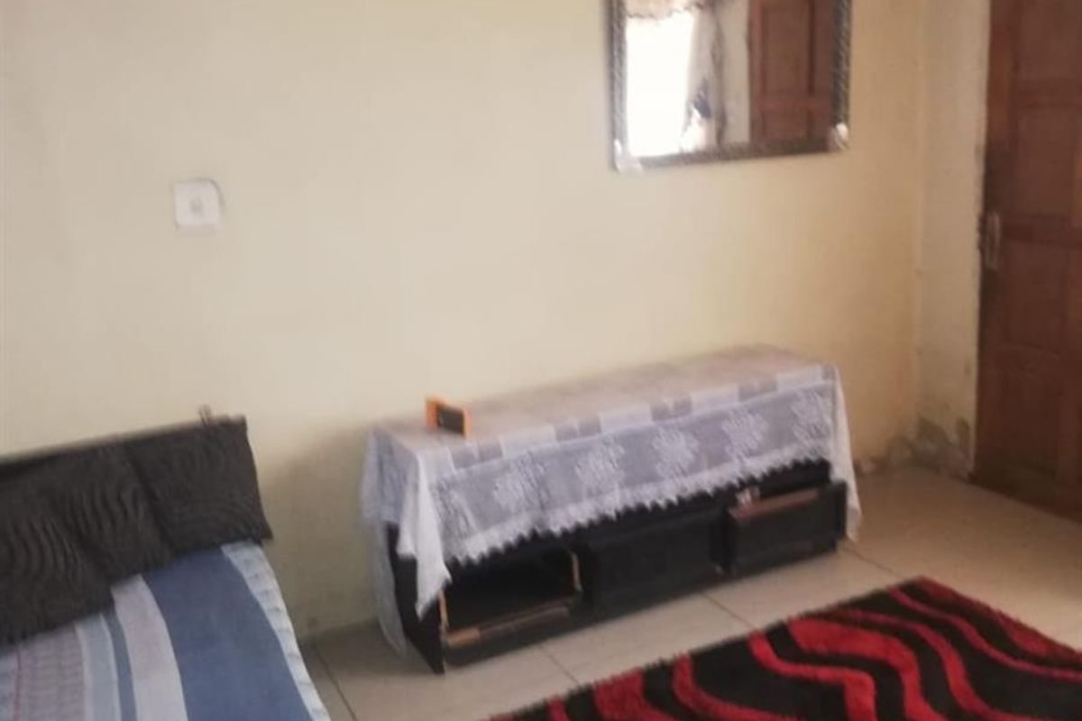 2 Bedroom House For Sale in Orange Farm Ext 4 - Photo 3