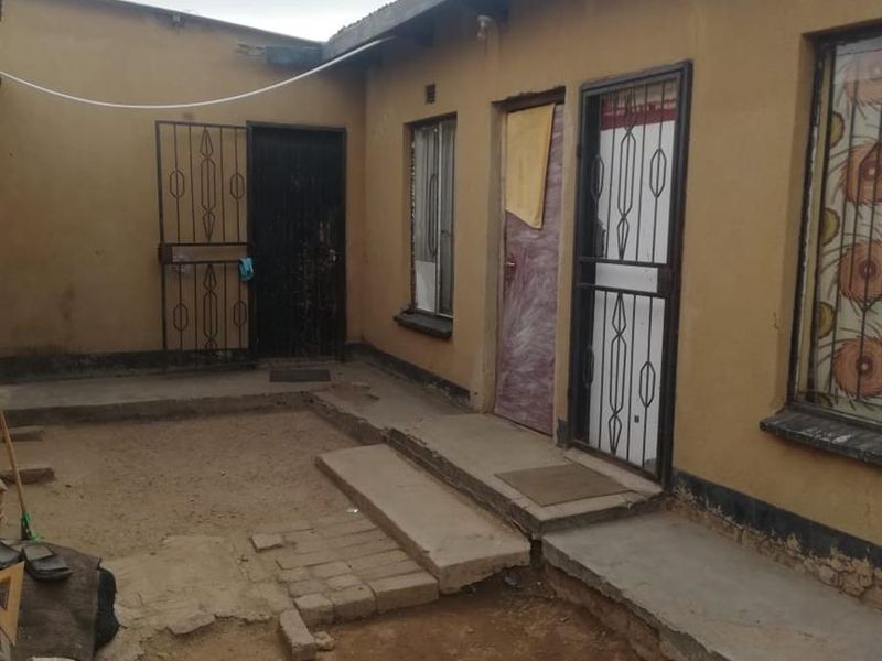 2 Bedroom House For Sale in Orange Farm Ext 4 - Photo 8