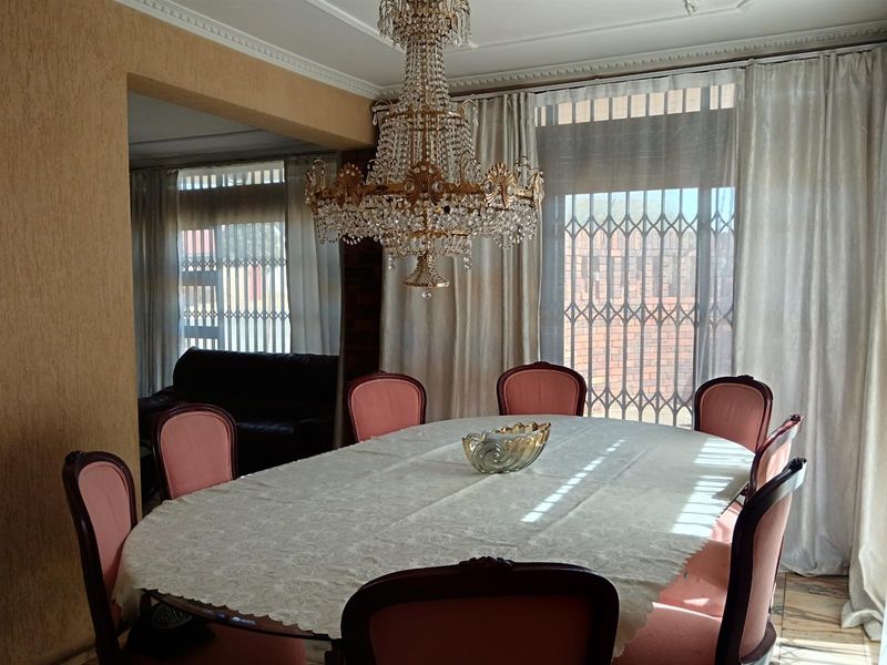 House For Sale in Diepkloof, Soweto - Photo 10