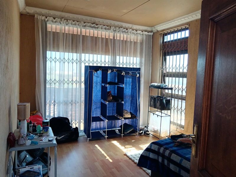 House For Sale in Diepkloof, Soweto - Photo 6