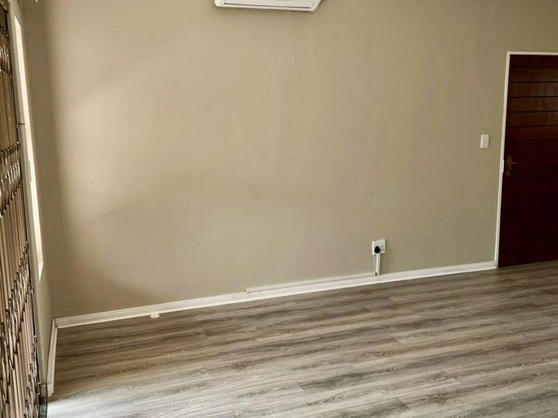 Newly Refurbished 3 Bedroom Apartment For Sale in Fourways, Sandton - Photo 5